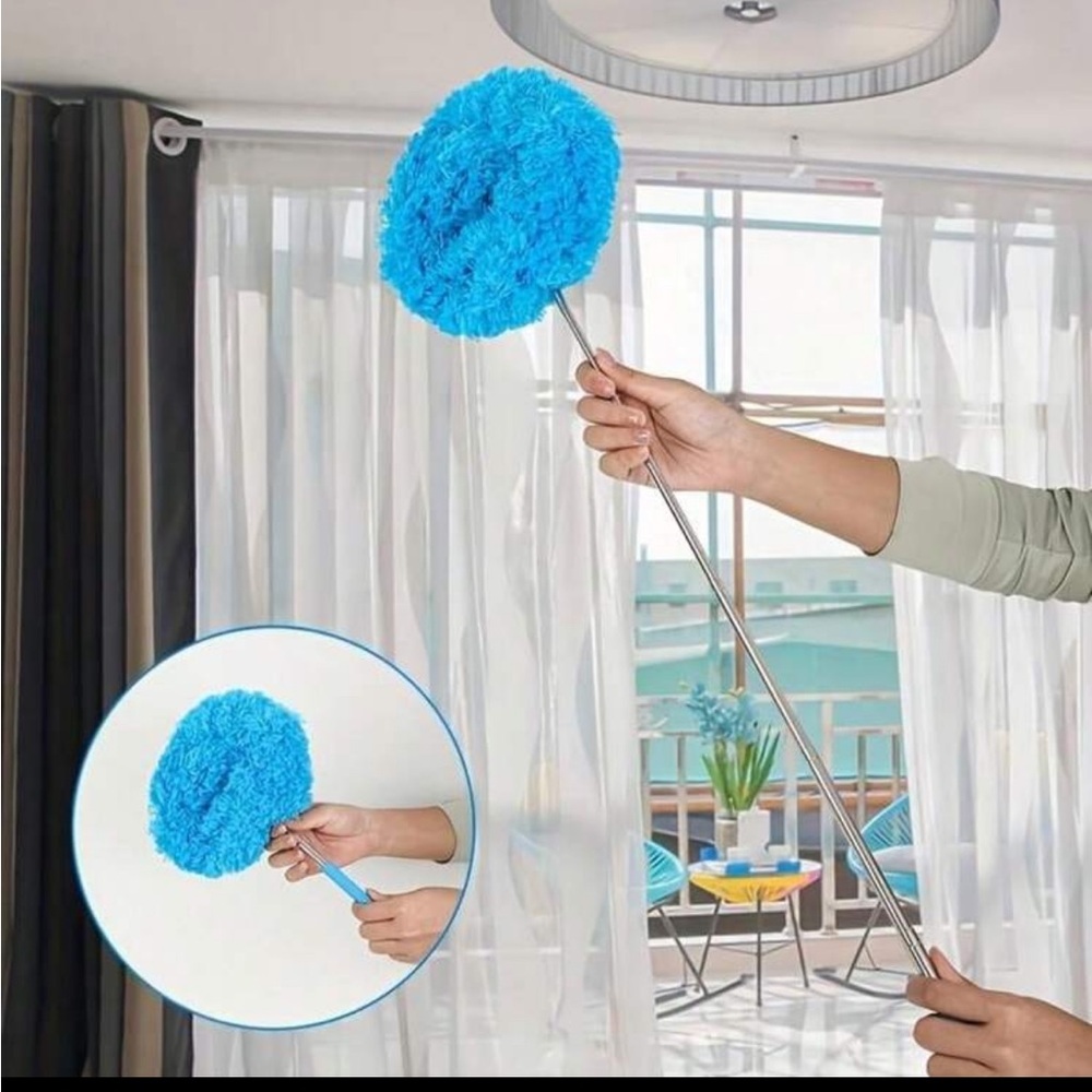 NIB Telescoping Fan Duster